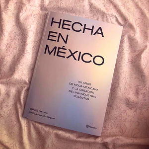 Eilean en Hecha en México: XX Años de Moda Mexicana