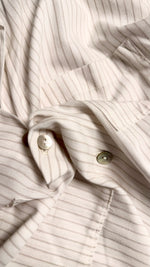 Load image into Gallery viewer, Camisa crop de rayas
