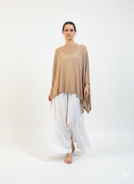 Cargar imagen en el visor de la galería, Blusa Asimétrica Aura Beige
